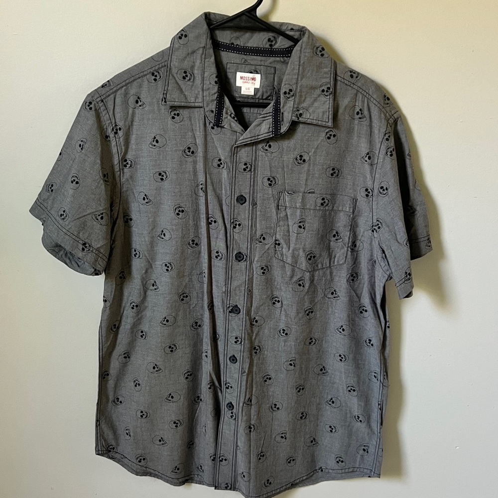 Mossimo button down shirt with black skulls goth – grunge – alternative